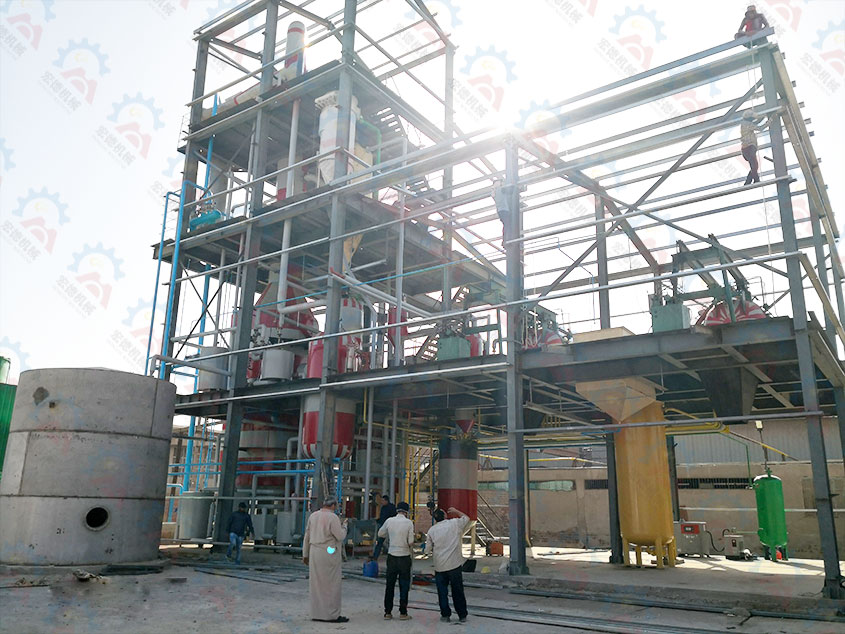 120T精煉油設(shè)備安裝施工中